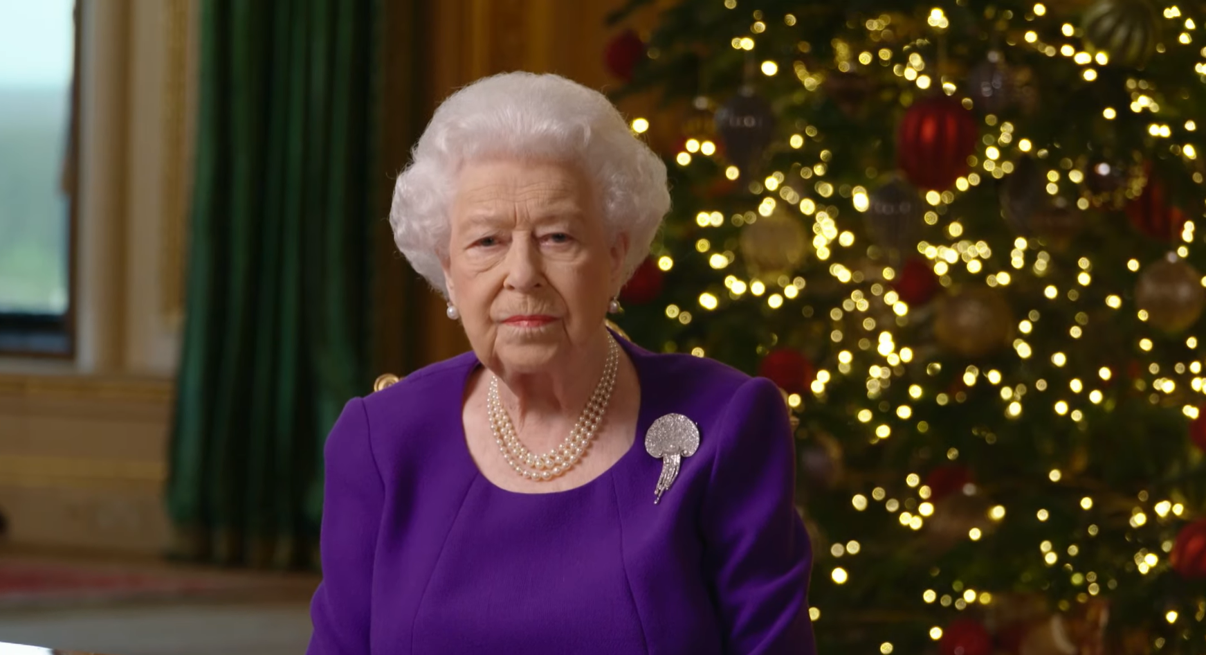 «Цей рік насправді зблизив нас»: королева Єлизавета II звернулася до нації