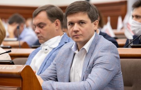 Фінансовані бюджетом державні установи зможуть орендувати приміщення не за 1 гривню, а за 3% від вартості майна — Харченко