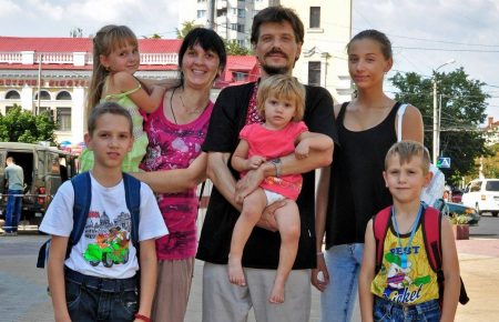 В Хмельницком семейная пара учит детей по собственной образовательной программе