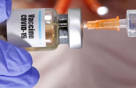 Pfizer і BioNTech подали запит на реєстрацію вакцини від коронавірусу в ЄС