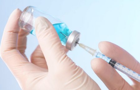 В свободной продаже вакцина от COVID-19 появится нескоро — Радуцкий