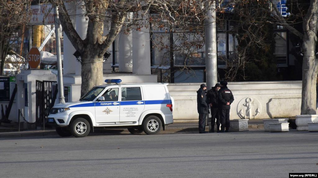 В окупованому Криму на площі Нахімова велике скупчення поліції