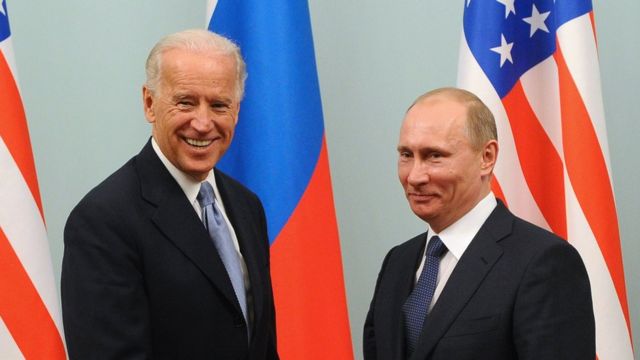 В РФ будут подавать разговор с Байденом так, будто Москва не находится в изоляции — политолог