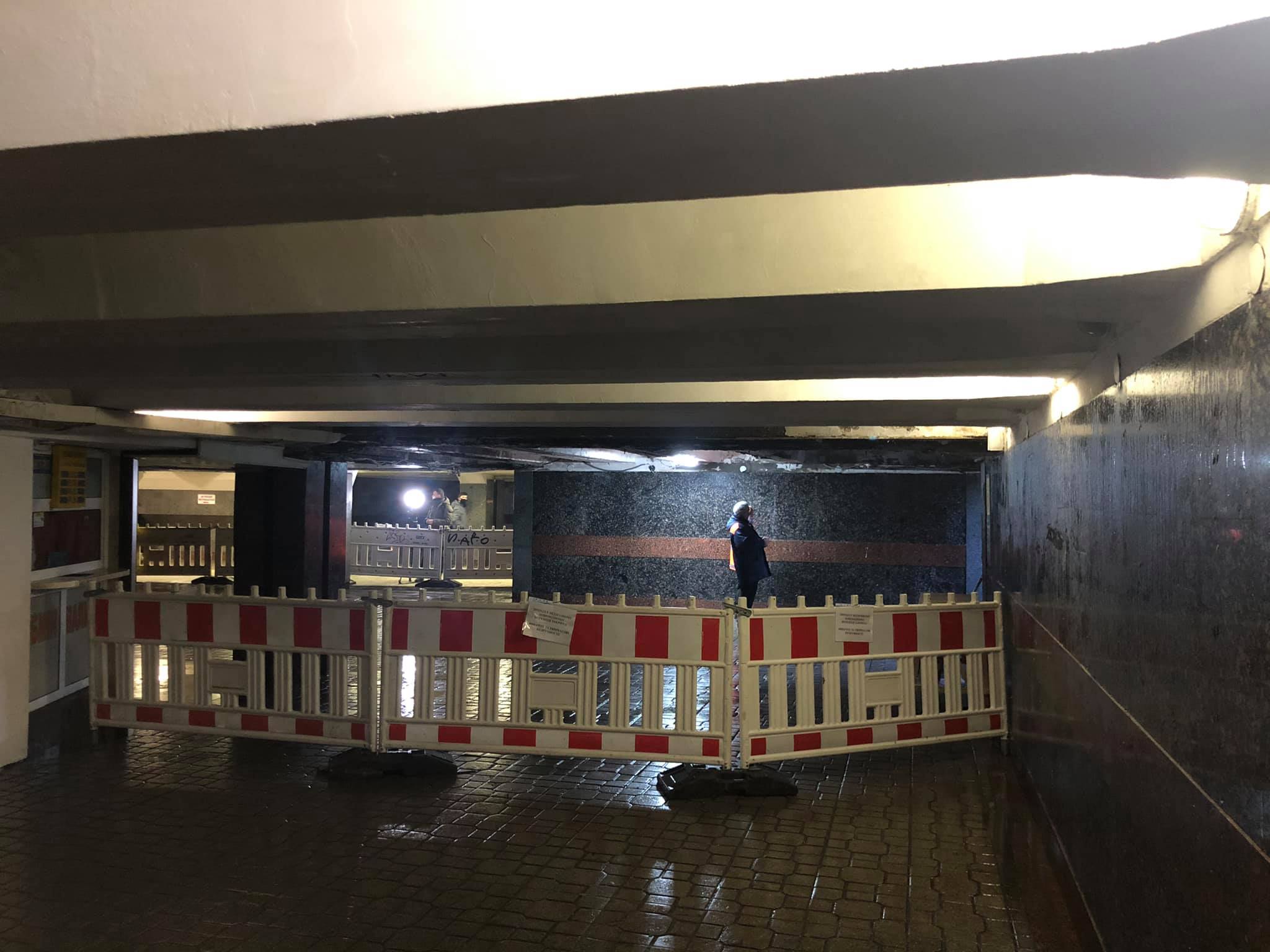 На Майдані Незалежності у підземному переході обвалилася стеля: її відремонтують за два дні