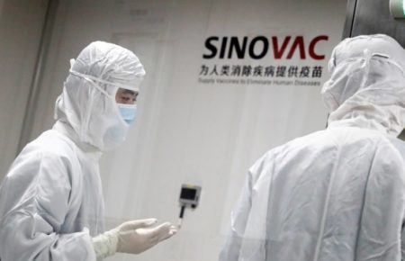 Китайську вакцину від коронавірусу Sinovac до 5 лютого зареєструють в Україні