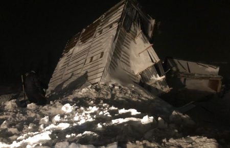 У Росії троє людей загинули внаслідок сходження лавини