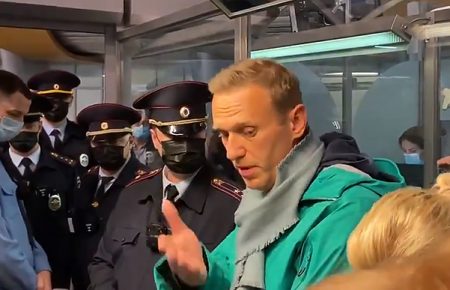 Суд арештував Навального на 30 діб