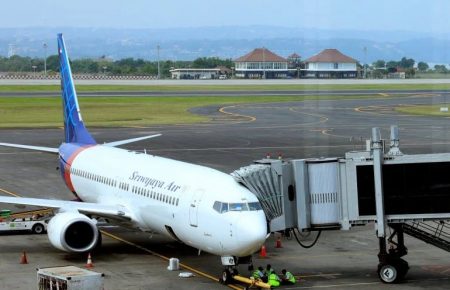 Авіакатастрофа в Індонезії: посольство перевіряє наявність українців серед пасажирів