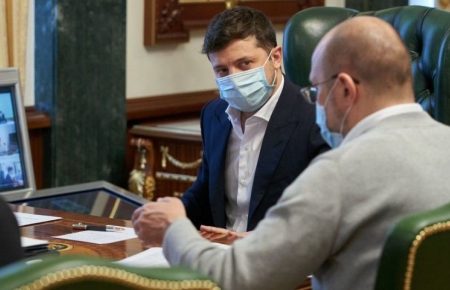 На совещании у Зеленского заявили, что в Украине пятую неделю уменьшается количество больных COVID-19