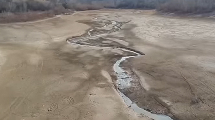 В оккупированном Крыму высохло водохранилище, которое обеспечивало людей пресной водой (видео)