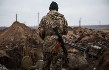 Популярність статей про війну на Донбасі знизилася — вікіпедист
