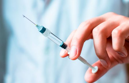 The Economist: Украина не получит широкий доступ к вакцине от COVID до 2023 года