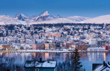 Норвегия вводит обязательное тестирование на COVID-19 на границе при въезде в страну
