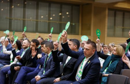 Единственное, что объединяет политическую партию «Слуга народа» — это рейтинг Зеленского — политолог