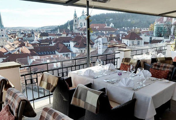 Карантин в Чехии: за каждый день простоя рестораны получат дотацию в размере 15 евро