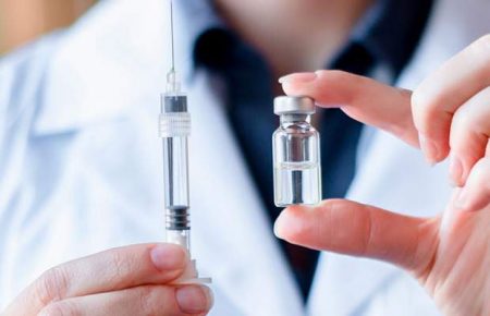 13 стран ЕС просят Еврокомиссию поделиться вакциной от коронавируса с Украиной