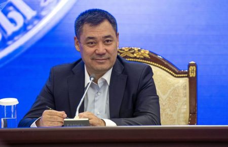 В Киргизии на президентских выборах лидирует Жапаров — обработали 90% бюллетеней