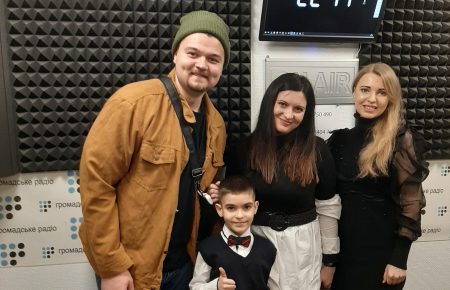 Семирічний Марко Захарян переміг у конкурсі «Різдвяні мрії»: пісню на його слова заспівав Артем Банар