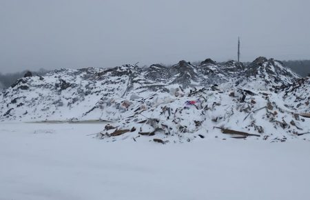 Cморід, пил, нечиста вода: перевантажений сміттєвий полігон на Волині дошкуляє місцевим жителям