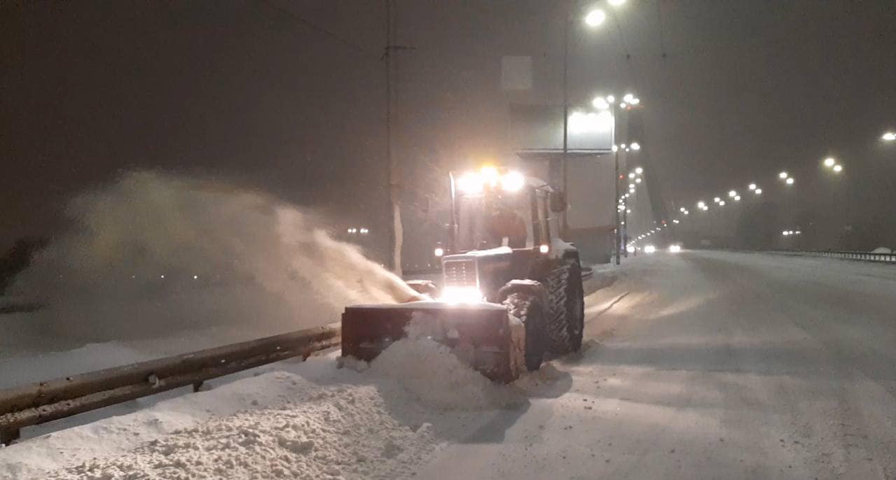 В Україні через негоду знеструмлено понад 270 населених пунктів, снігопади триватимуть (ФОТО)