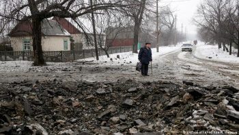 Ми їхали, й нам дорогу перебігав собака з людською рукою у пащі: спогади Євгена Капліна про евакуацію людей з Дебальцевого Ми їхали, й нам дорогу перебігав собака з людською рукою у пащі: спогади Євгена Капліна про евакуацію людей з Дебальцевого