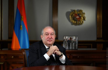Президент Вірменії не підписав указ про звільнення глави Генштабу, ініційоване Пашиняном
