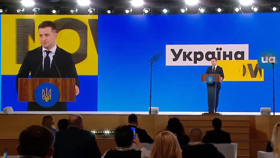 Зеленский анонсировал еженедельные форумы к празднованию 30-летия Независимости Украины