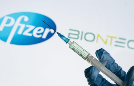 Вакцина Pfizer/BioNTech запобігає передачі коронавірусу на 89,4%