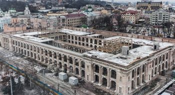 Гостиний двір у Києві вже восьму зиму стоїть без даху — Селик Гостиний двір у Києві вже восьму зиму стоїть без даху — Селик