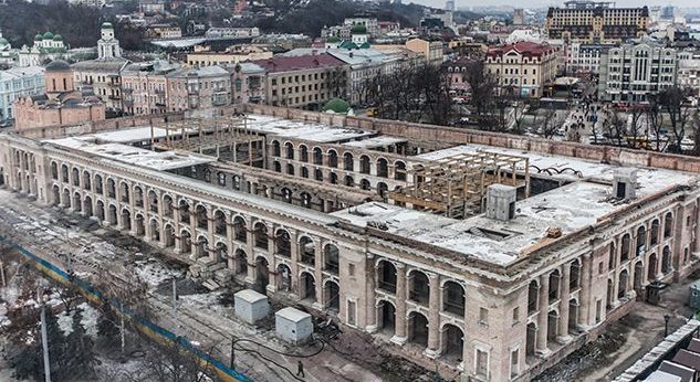 Гостиний двір у Києві вже восьму зиму стоїть без даху — Селик