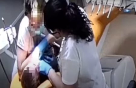 Детскому стоматологу из Ровно, которая била пациентов, сообщили о подозрении — Офис генпрокурора