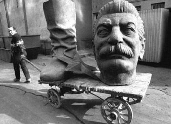 «Перша тріщина в залізобетонній стіні радянщини»: як викривали культ особи Сталіна