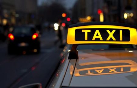В Україні компанія Uber запустить програмне забезпечення для контролю швидкості водія таксі