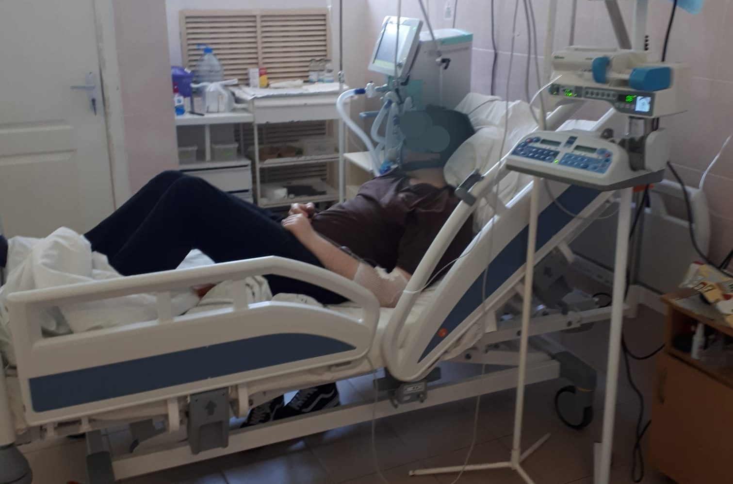 COVID-19: Лікарні Харкова переповнені хворими, ліжок із киснем майже не лишилося — завідувач відділення