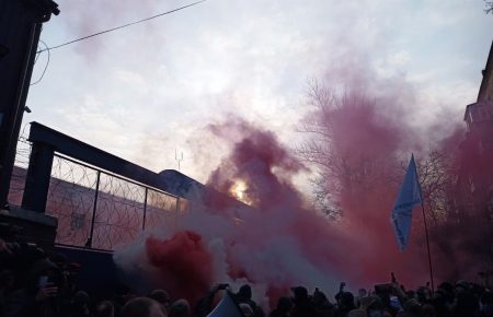 «Дело Шеремета»: возле Лукьяновского СИЗО проходит акция в поддержку Антоненко