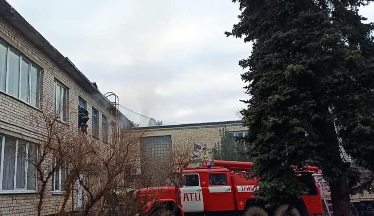 На Київщині ліквідували пожежу у дитсадку: евакуювали понад сто дітей
