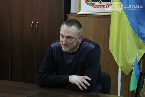 На довиборах в Раду на Донеччині перемагає міськголова Добропілля Аксьонов