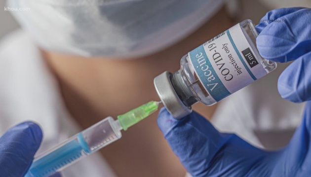 «Медзакупівлі» мають перевірити вакцини CoronaVac, інакше регіони не зможуть їх прийняти — консультант StateWatch