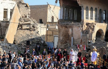 Папа Франциск відвідав зруйноване ІДІЛ місто в Іраку