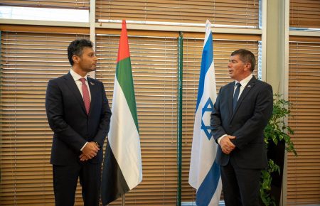 Посол ОАЭ впервые в истории прибыл в Израиль