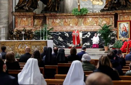 Папа Франциск провів службу на честь Вербної неділі, через пандемію — майже без парафіян
