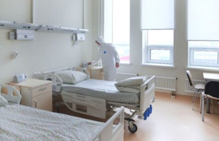 В частные клиники Франковска невозможно дозвониться после заявления Марцинкива о коммерческой вакцине — журналистка