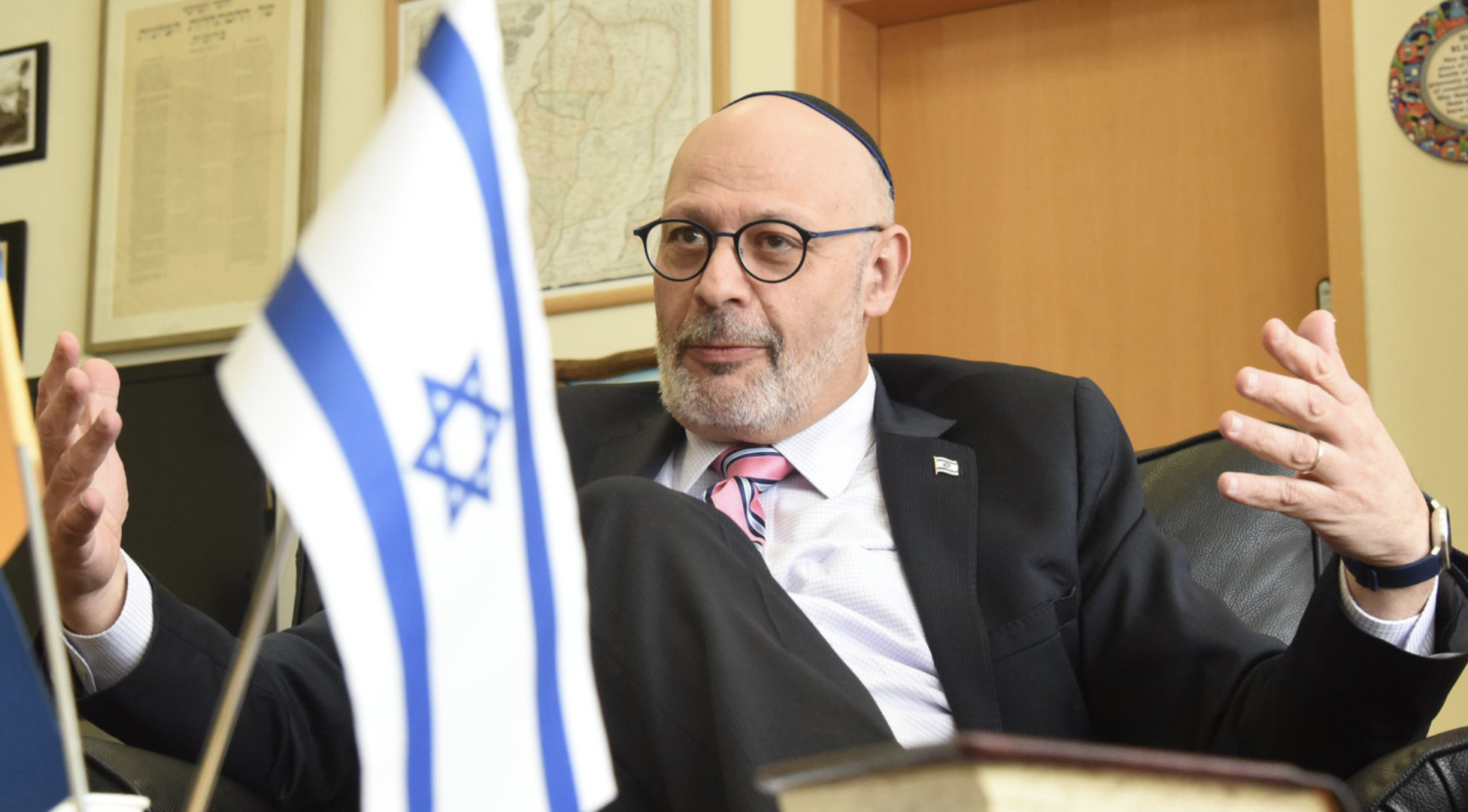 В МИД призвали посла Израиля оставить дискуссии о сохранении национальной памяти историкам