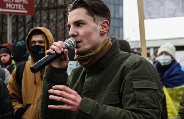 Акція під ОП: Активіст Ратушний позиватиметься до ЄСПЛ через домашній арешт