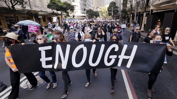 В Австралії на протести проти сексуального насильства вийшли десятки тисяч людей