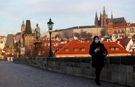 В Чехии с 1 марта усилили эпидемиологические меры из-за COVID-19