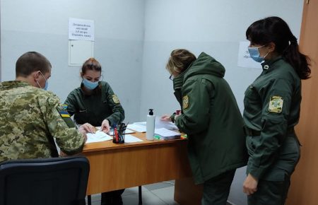 У навчальному центрі прикордонників в Оршанці вакцинували понад сотню військових