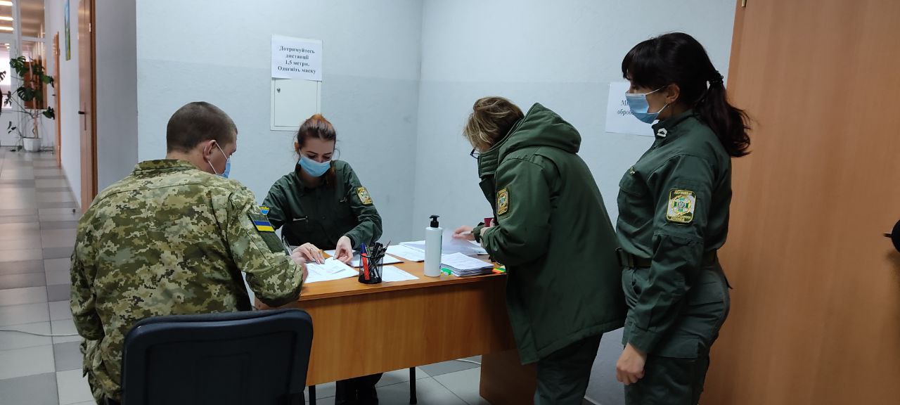 У навчальному центрі прикордонників в Оршанці вакцинували понад сотню військових