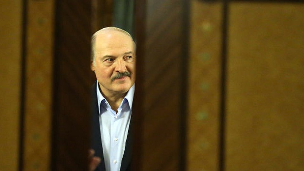 Лукашенко доручив створити білоруську вакцину проти коронавірусу до 2023 року