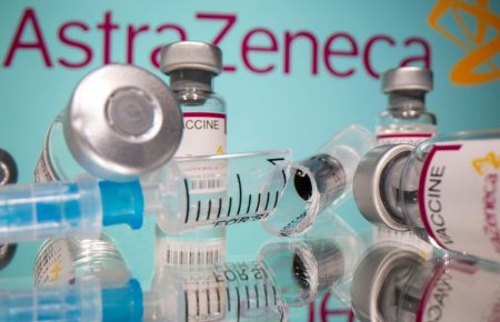AstraZeneca і тромби: що ми знаємо та не знаємо про побічні ефекти вакцини проти COVID-19